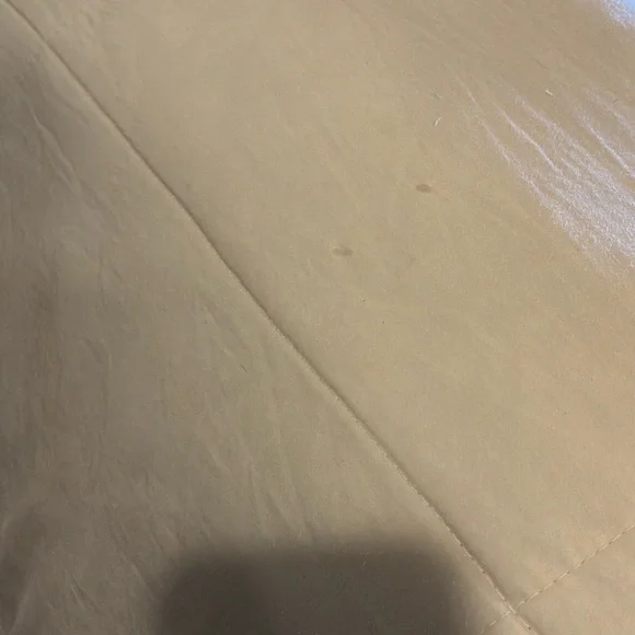 Elegant Cream Bedding Set - Picture 11 of 12